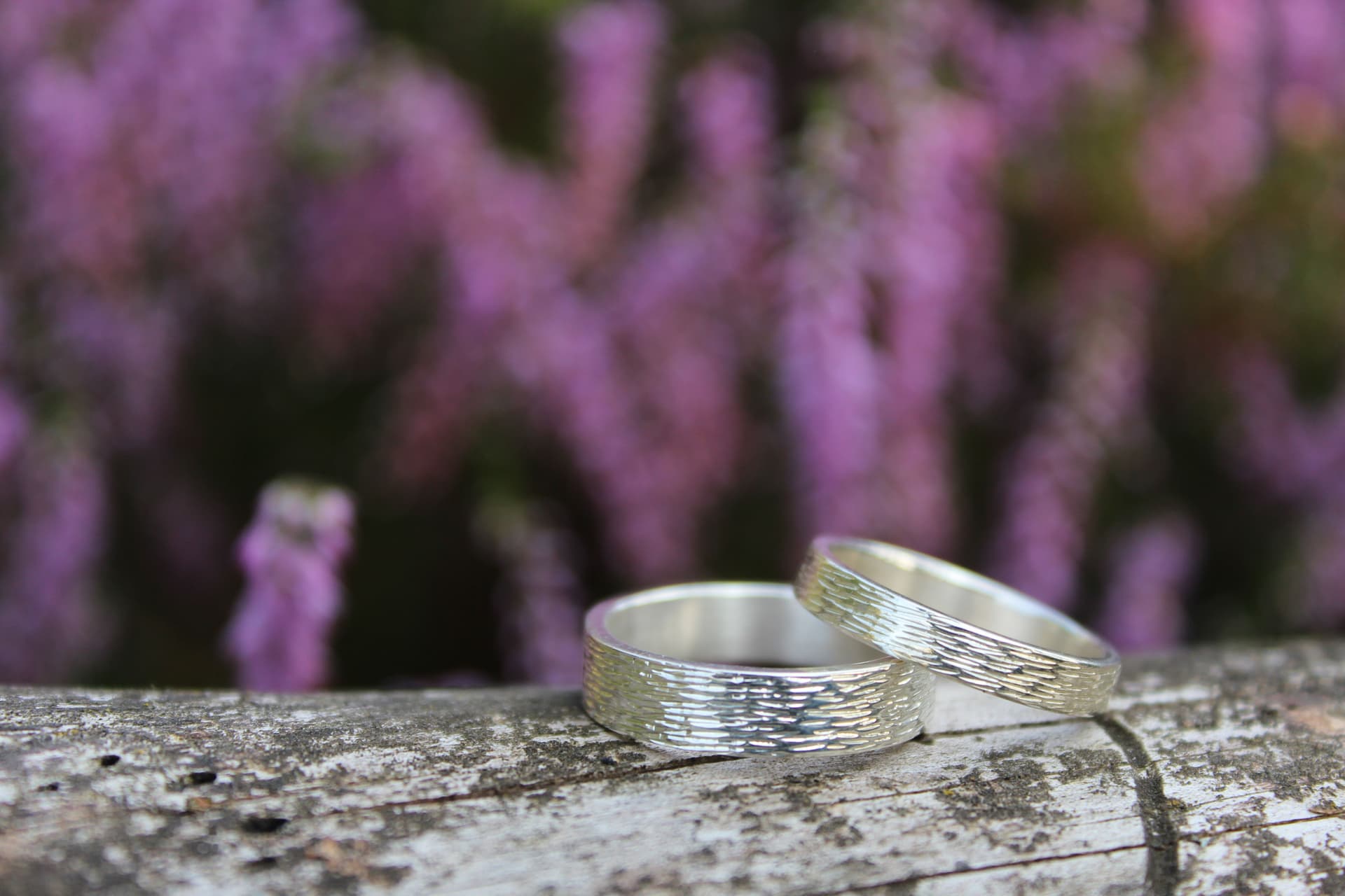 Trouwringen graveerstreepje