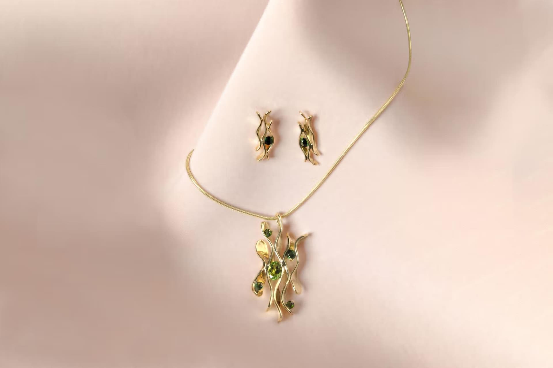 Goud toermalijn groen edelstenen oorbellen hanger