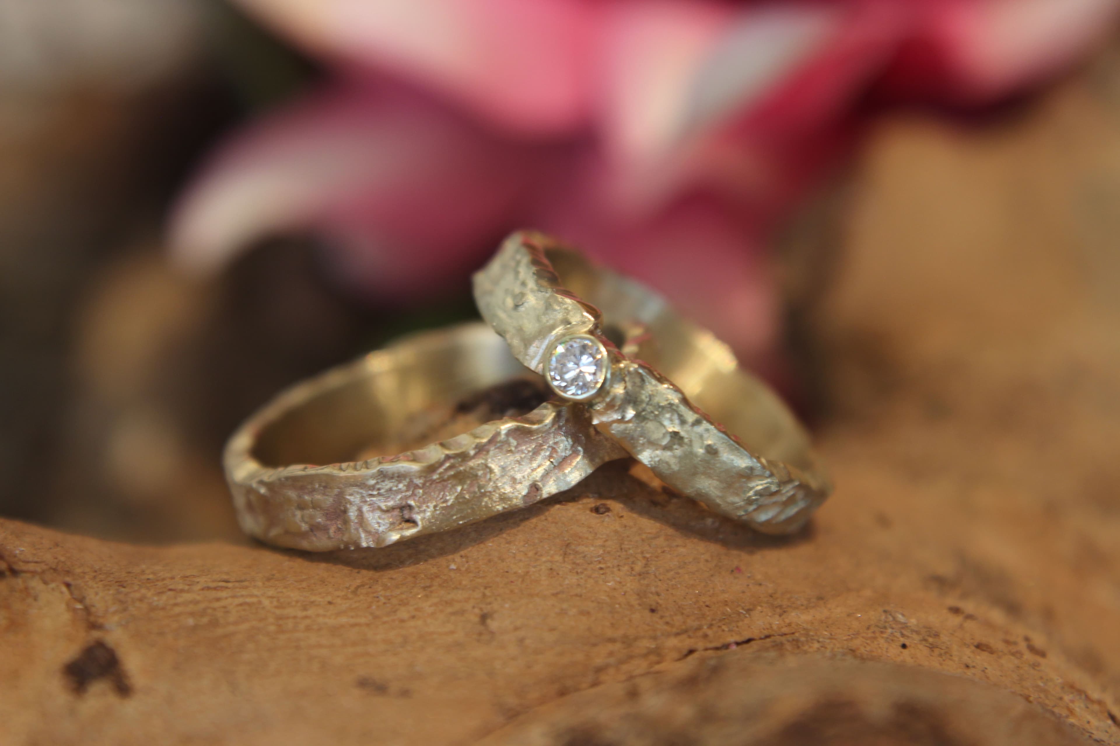 Gouden trouwringen gemaakt tijdens workshop.