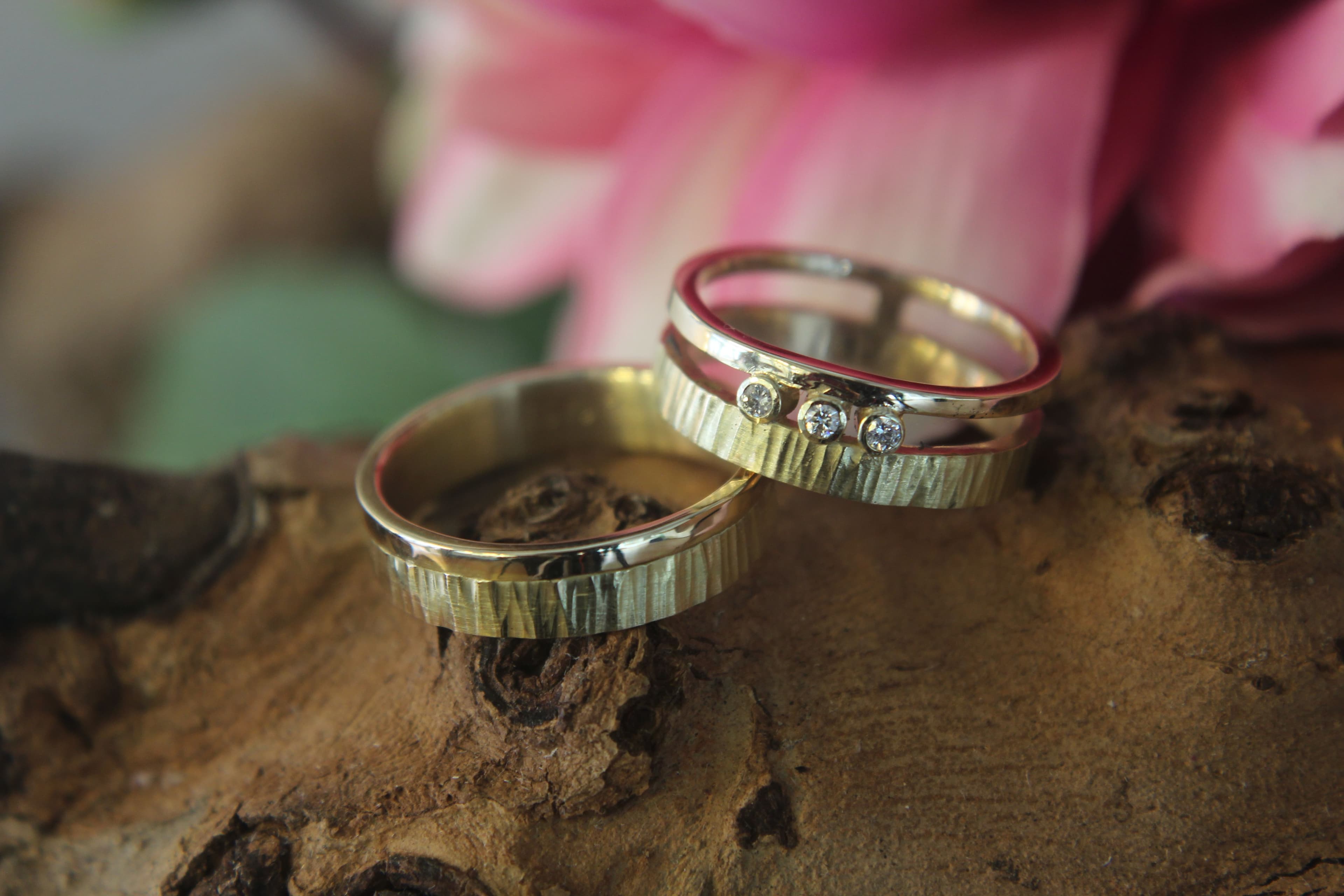 Gouden trouwringen gemaakt tijdens workshop.